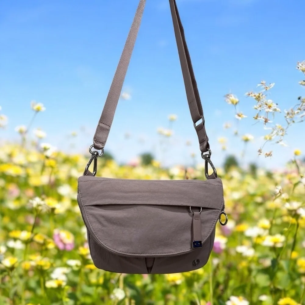 lululemon athletica Crossbody Bag in Pale Lilac